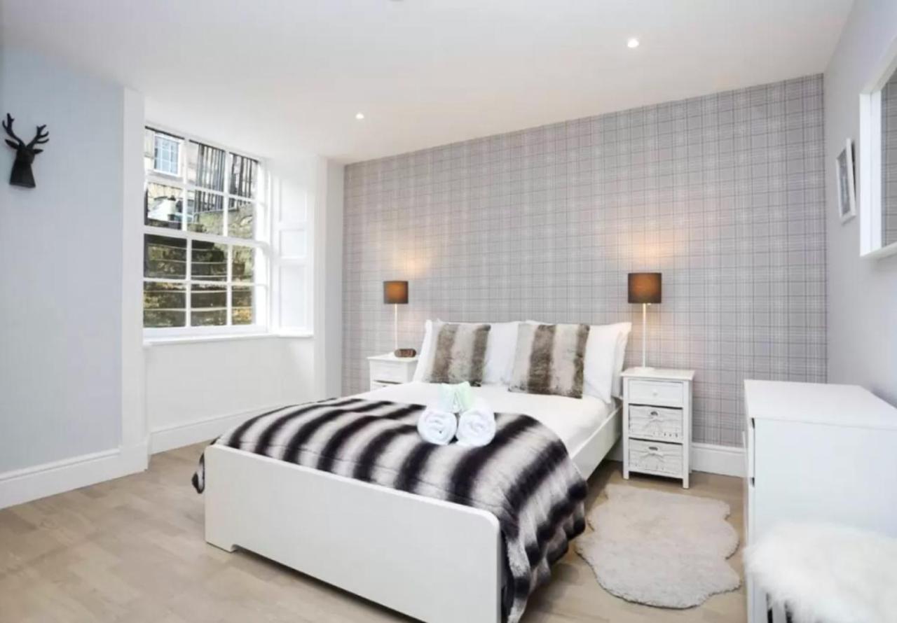 Ultra Modern, Stylish Apartment Next To Princes St Edinburgh Exterior photo
